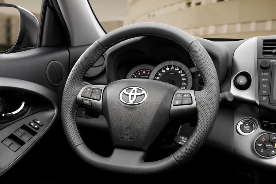  Toyota RAV4 2010 года  (фото 20 из 31)